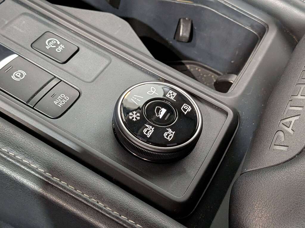 Nissan Pathfinder 2024