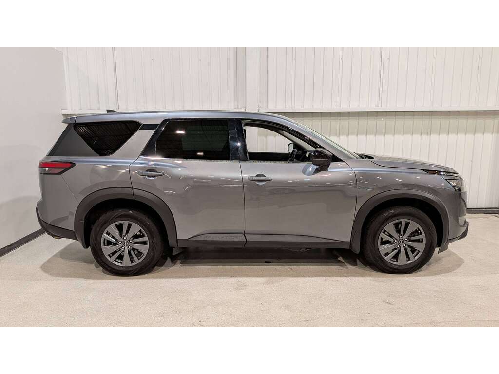 Nissan Pathfinder 2024