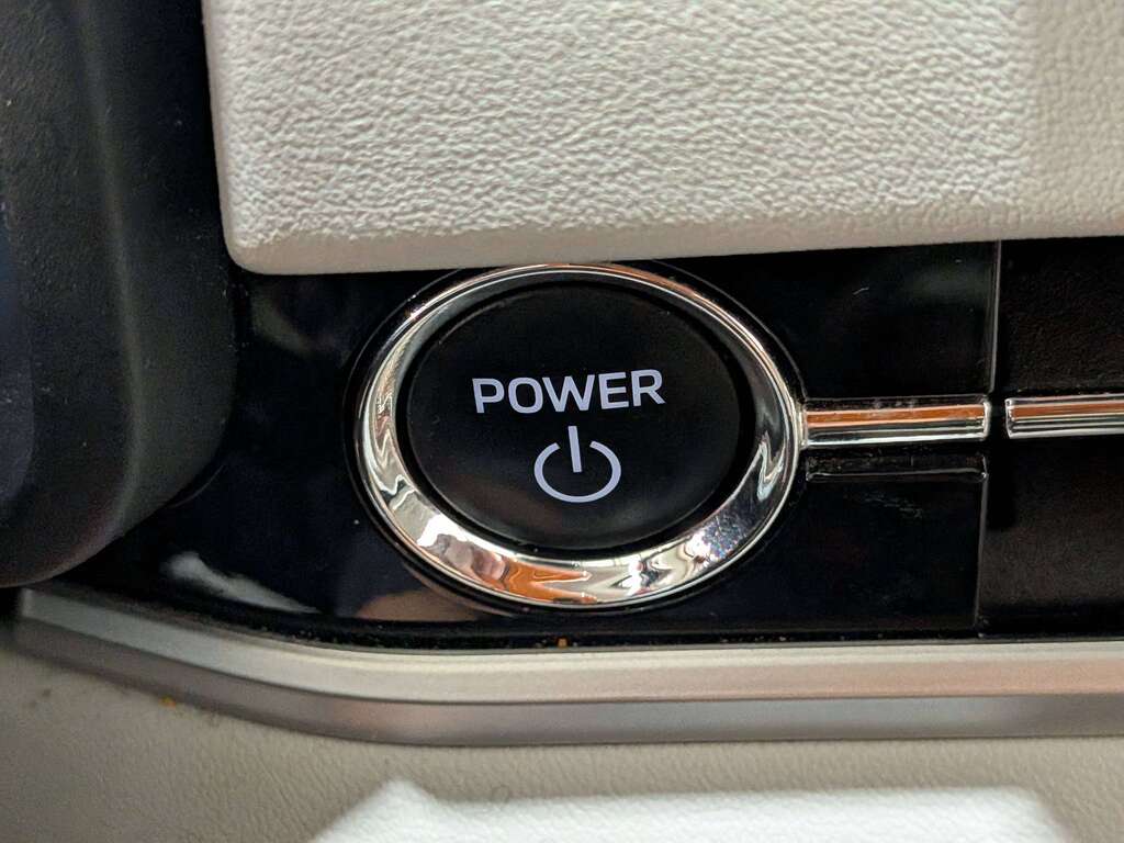 Mitsubishi Outlander 2023