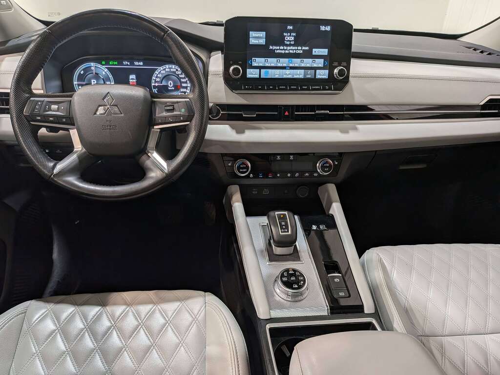 Mitsubishi Outlander 2023