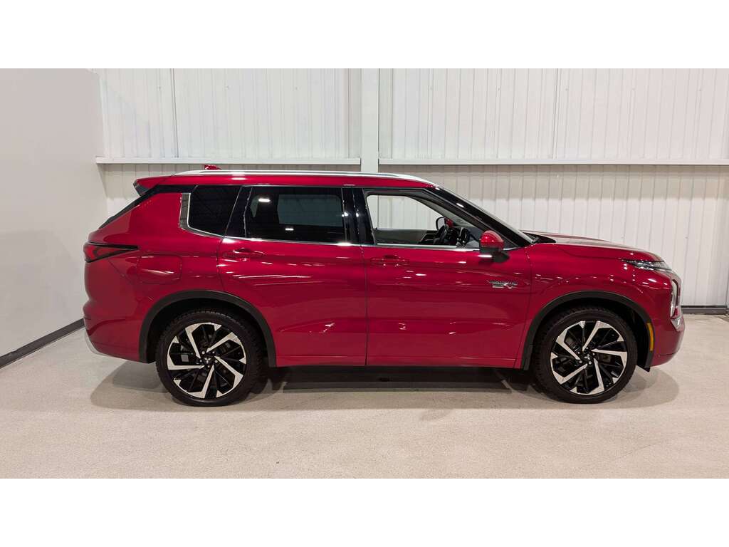 Mitsubishi Outlander 2023