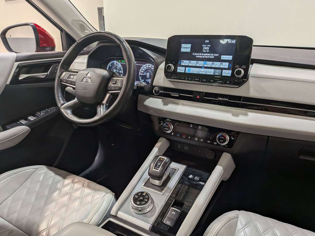 Mitsubishi Outlander 2023