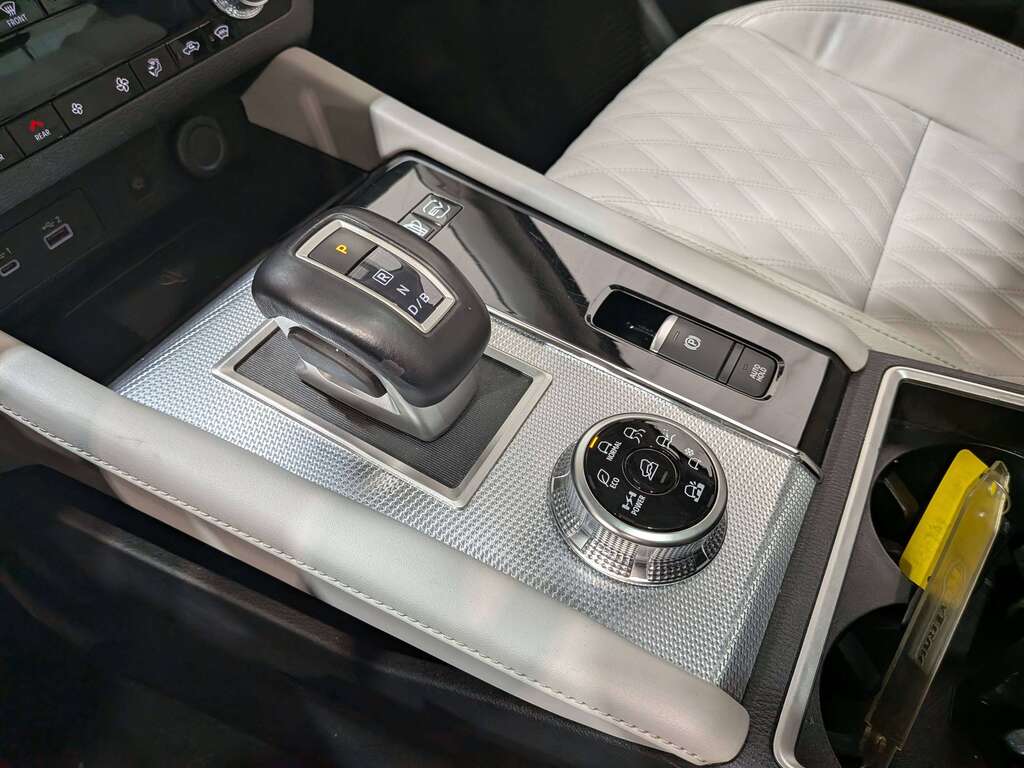 Mitsubishi Outlander 2023
