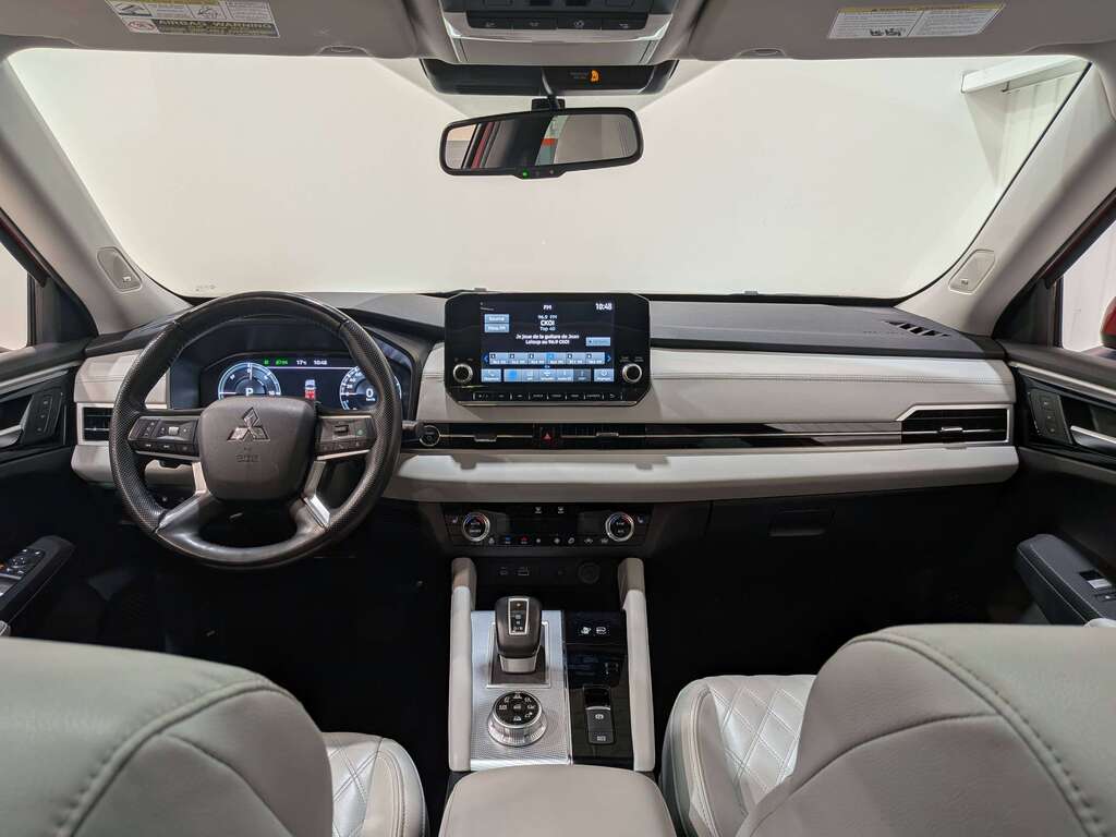 Mitsubishi Outlander 2023