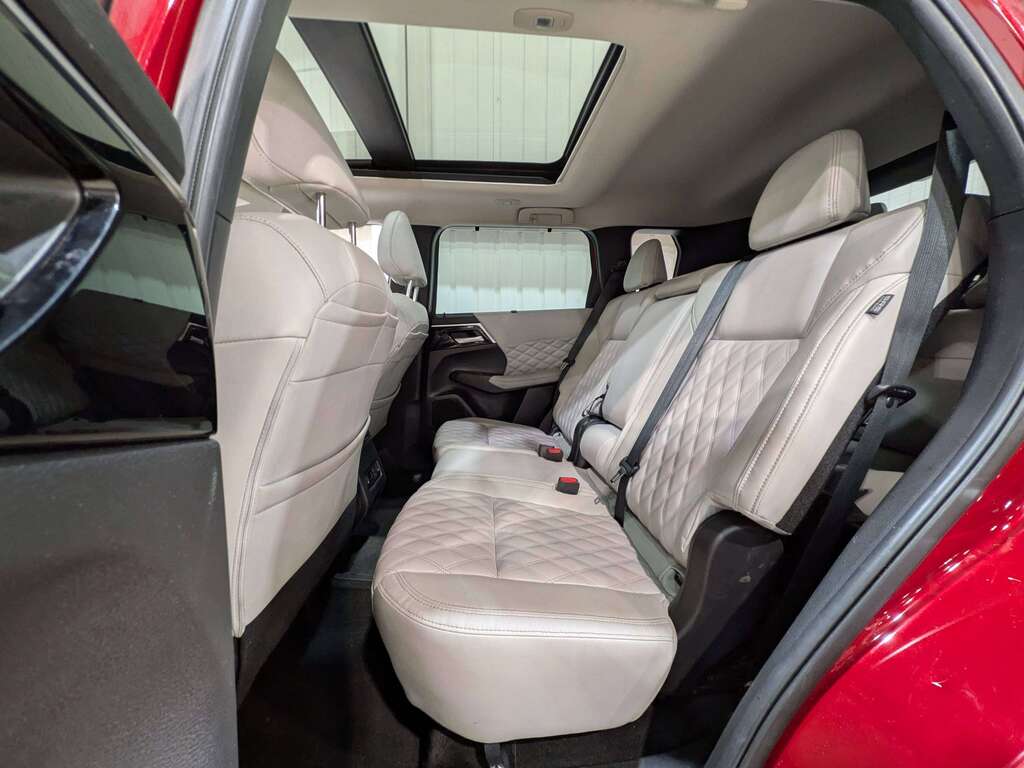 Mitsubishi Outlander 2023