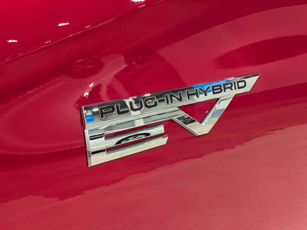 Mitsubishi Outlander 2023