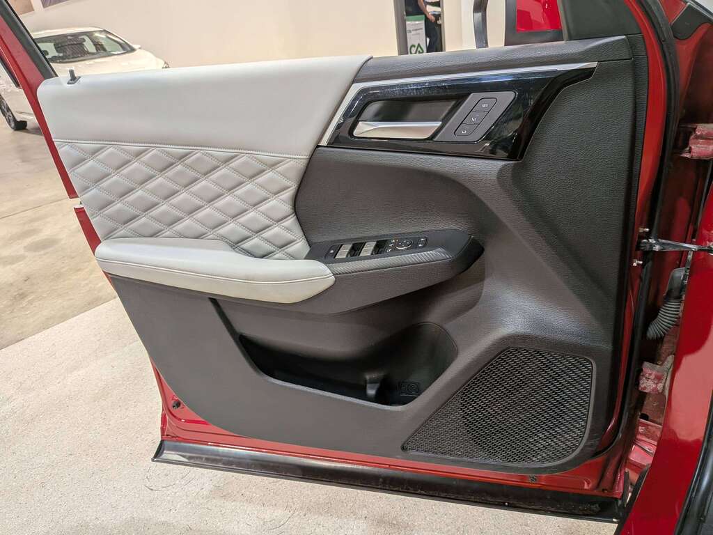 Mitsubishi Outlander 2023