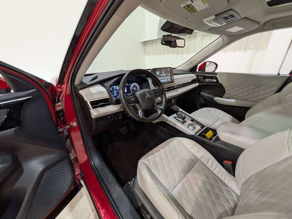 Mitsubishi Outlander 2023
