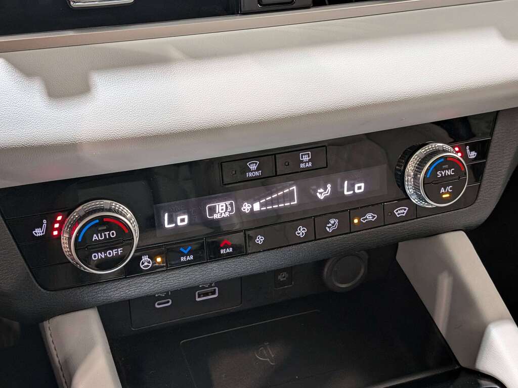 Mitsubishi Outlander 2023