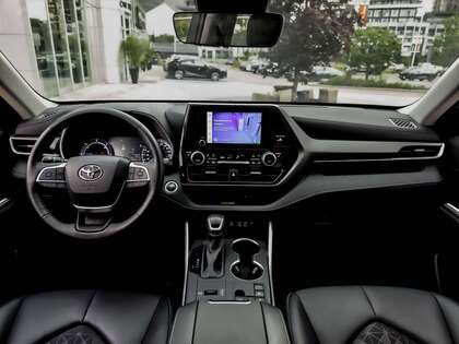 used 2024 Toyota Highlander car, priced at $53,777