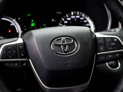 used 2024 Toyota Highlander car, priced at $53,777