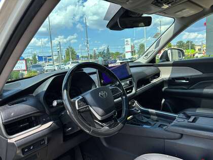 used 2024 Toyota Grand Highlander car