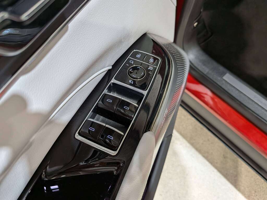 Cadillac LYRIQ 2024