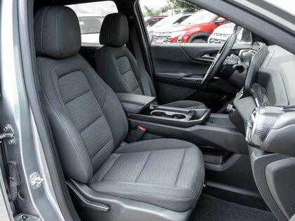 used 2025 Chevrolet Equinox car, priced at $32,894