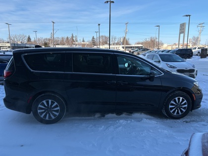 used 2022 Chrysler Pacifica Hybrid car, priced at $38,980