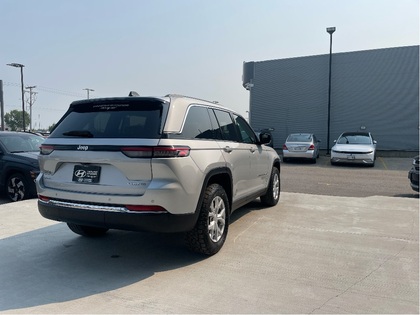 used 2023 Jeep Grand Cherokee car, priced at $40,996