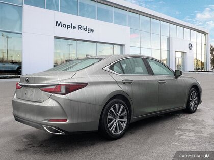 used 2020 Lexus ES car, priced at $38,888