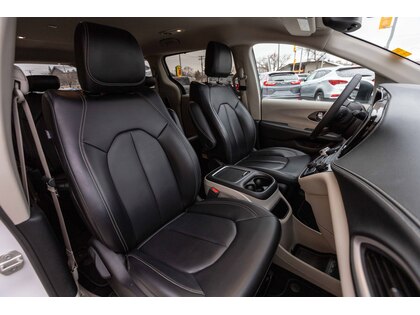 used 2023 Chrysler Pacifica car, priced at $41,988