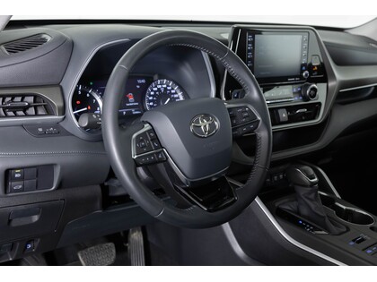 used 2020 Toyota Highlander car, priced at $33,998