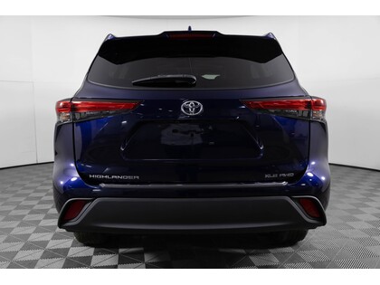 used 2020 Toyota Highlander car, priced at $33,998