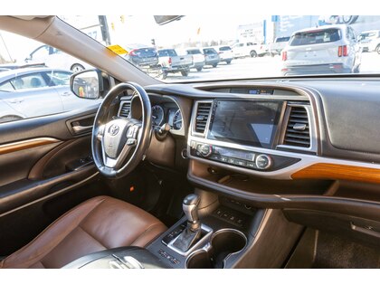 used 2018 Toyota Highlander car, priced at $35,997