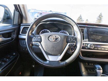 used 2018 Toyota Highlander car, priced at $35,997