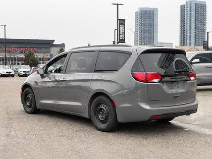 used 2020 Chrysler Pacifica car, priced at $28,395