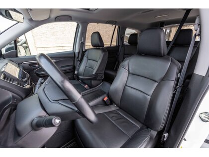 used 2020 Honda Pilot car, priced at $36,988