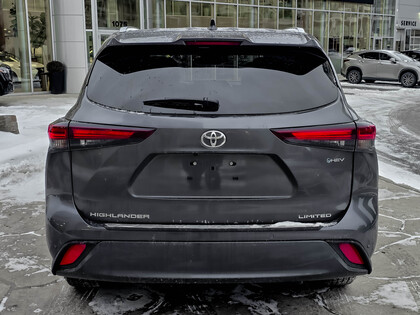 used 2025 Toyota Highlander car