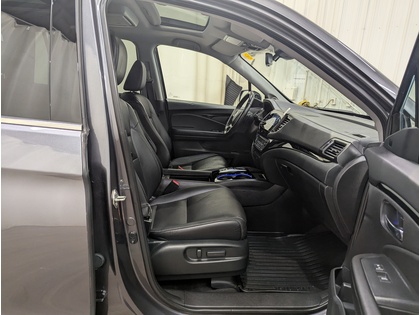 used 2020 Honda Pilot car, priced at $37,694