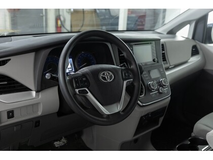 used 2018 Toyota Sienna car, priced at $32,998