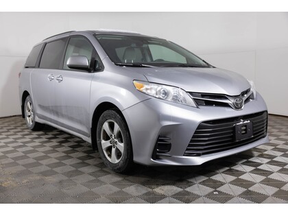 used 2018 Toyota Sienna car, priced at $32,998