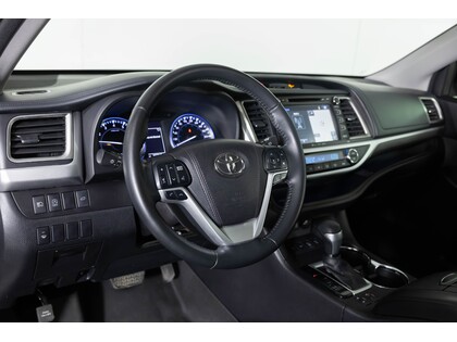 used 2017 Toyota Highlander car, priced at $27,998