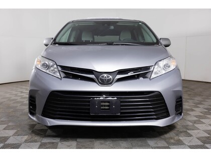 used 2018 Toyota Sienna car, priced at $32,998