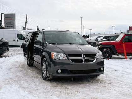 used 2014 Dodge Grand Caravan car, priced at $9,900