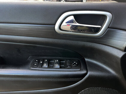 used 2021 Jeep Grand Cherokee car, priced at $32,721