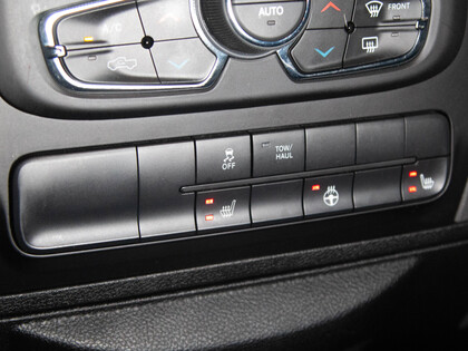 used 2019 Ram 1500 Classic car, priced at $35,900