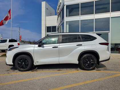 used 2024 Toyota Highlander car, priced at $59,495
