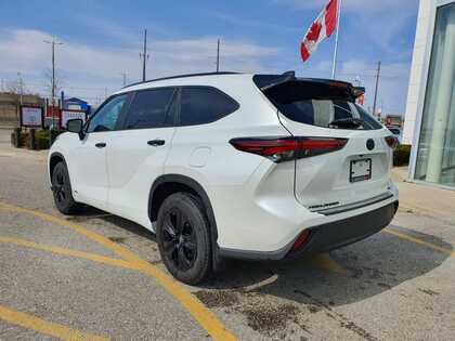 used 2024 Toyota Highlander car, priced at $59,495