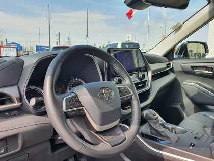 used 2024 Toyota Highlander car, priced at $59,495