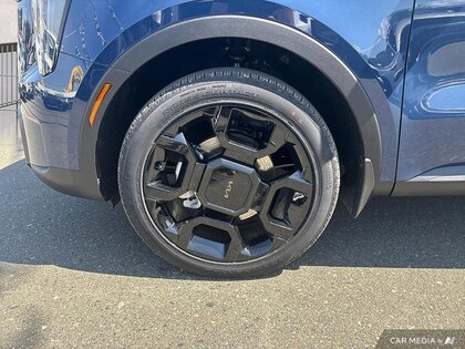 used 2025 Kia Sorento car, priced at $50,395
