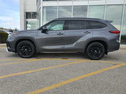 used 2023 Toyota Highlander car, priced at $48,995