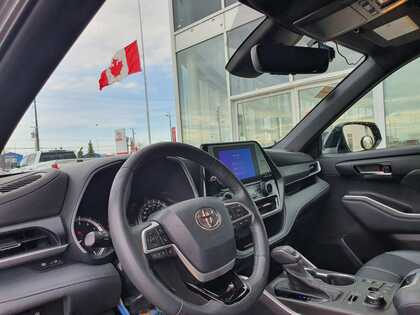 used 2023 Toyota Highlander car, priced at $48,995