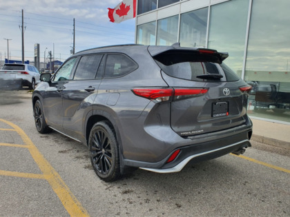 used 2023 Toyota Highlander car, priced at $48,995