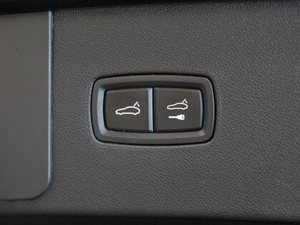 used 2022 Porsche Cayenne car, priced at $79,900