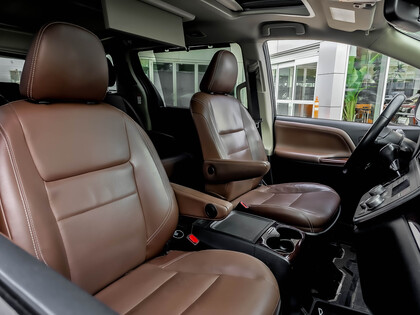 used 2018 Toyota Sienna car, priced at $43,995