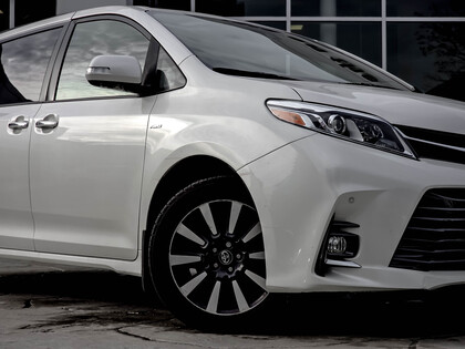 used 2018 Toyota Sienna car, priced at $43,995