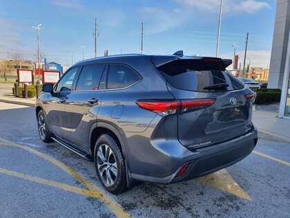 used 2020 Toyota Highlander car, priced at $36,495