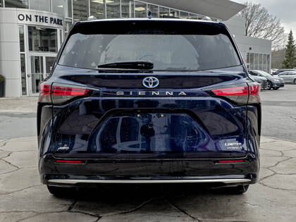 used 2024 Toyota Sienna car, priced at $72,995