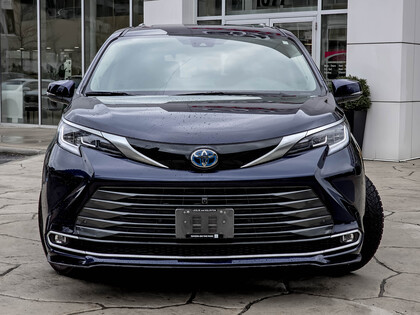 used 2024 Toyota Sienna car, priced at $72,995
